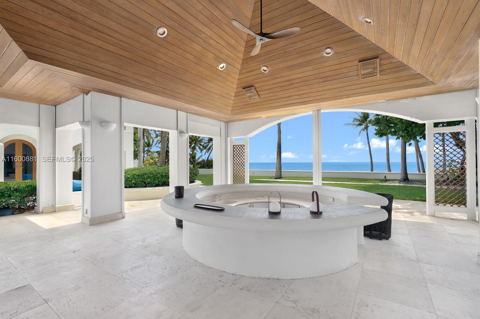 387 Ocean Boulevard
