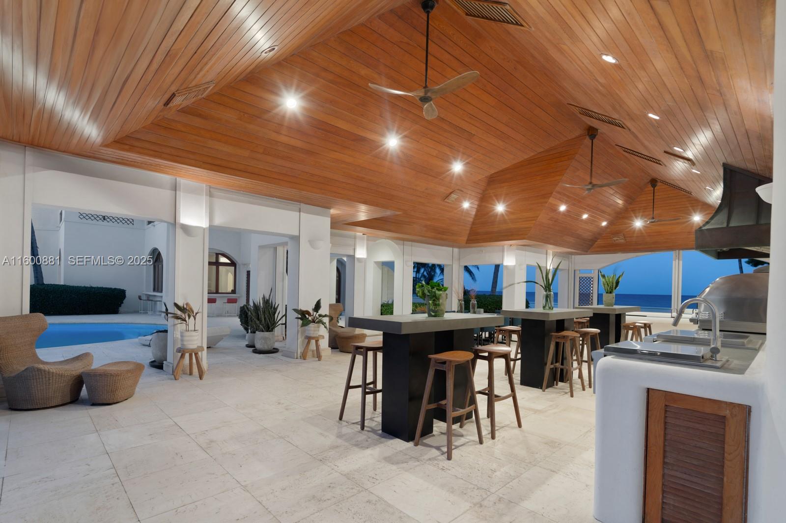 387 Ocean Boulevard