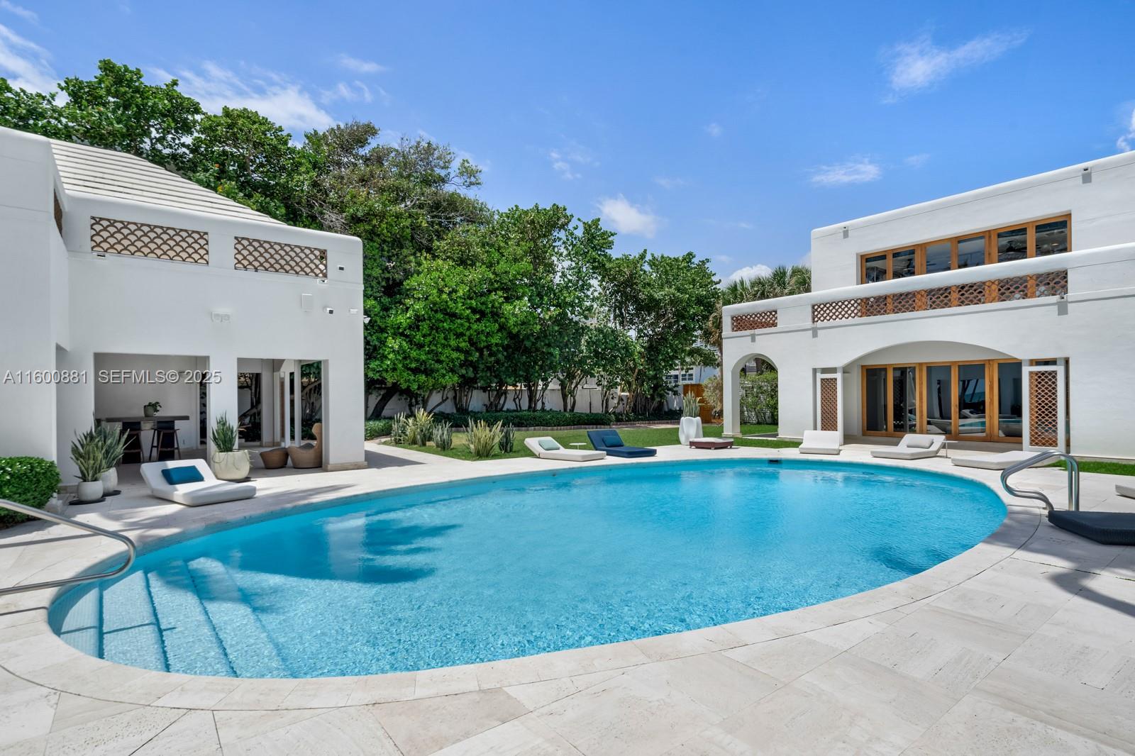 387 Ocean Boulevard