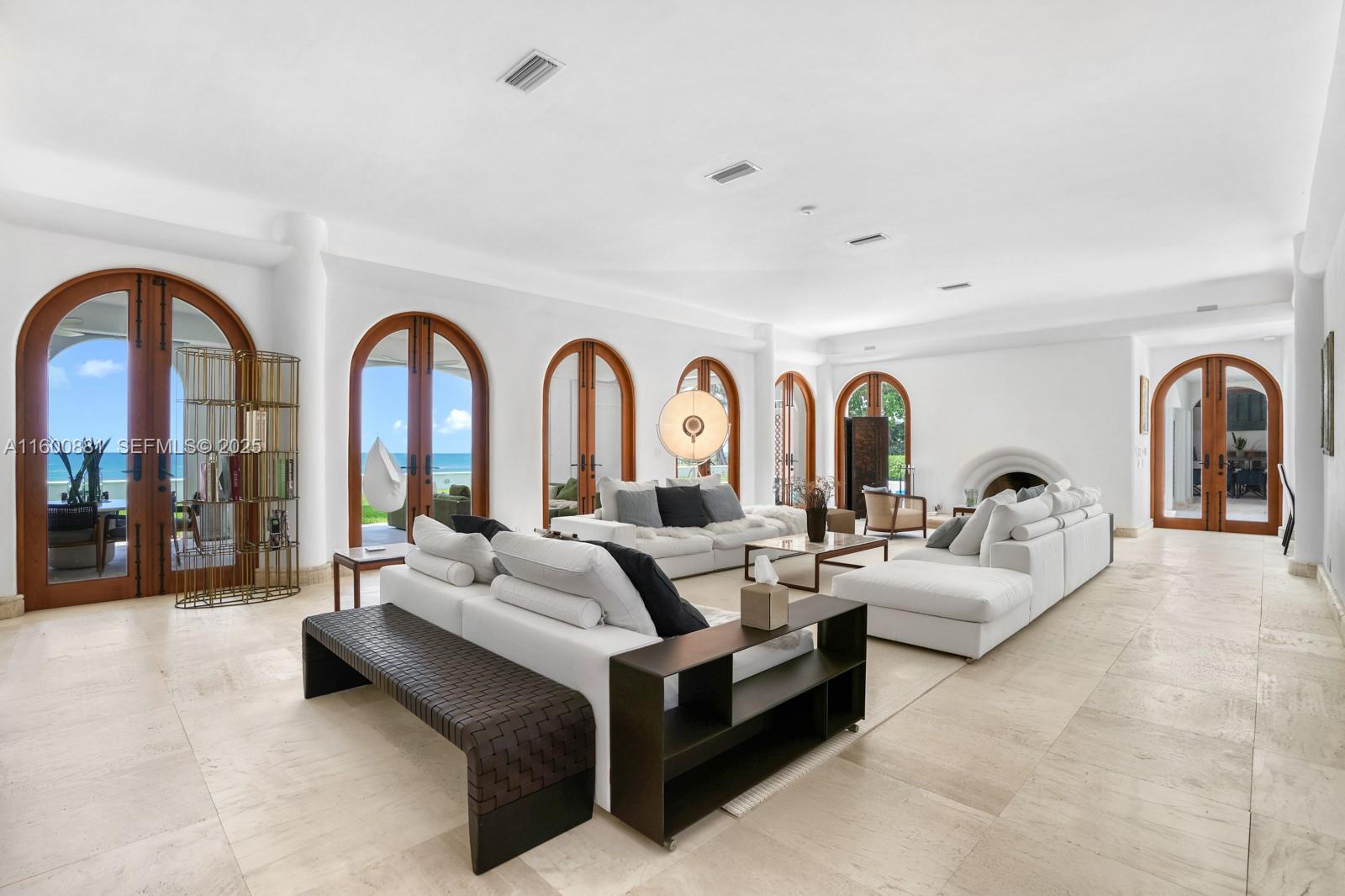 387 Ocean Boulevard