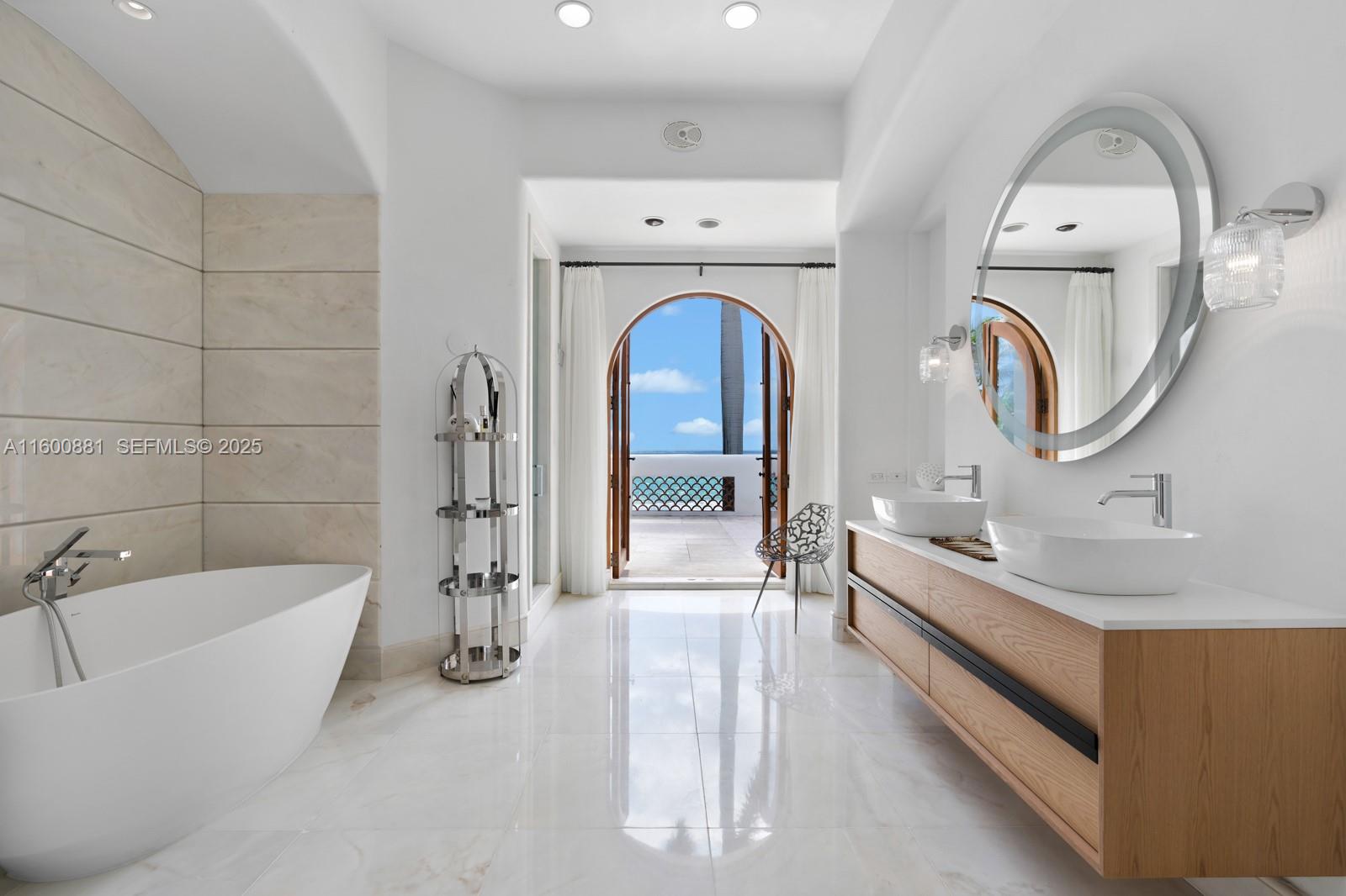 387 Ocean Boulevard