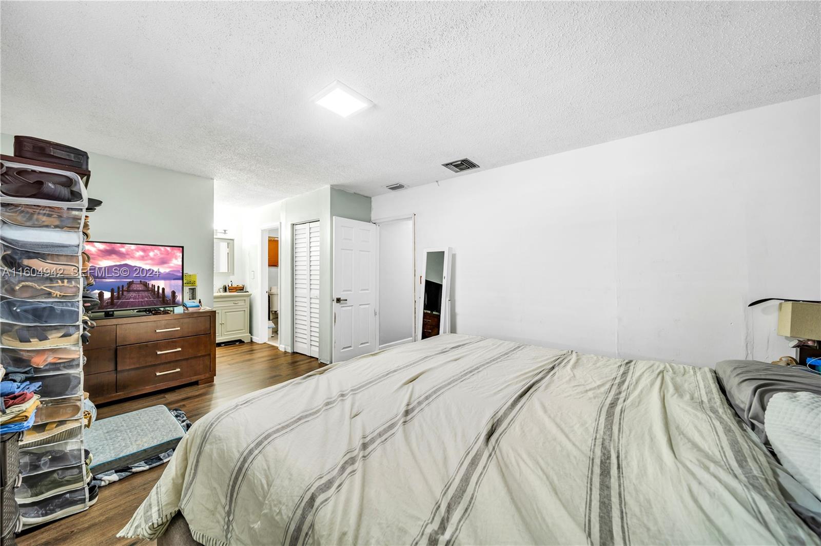 875 E 29th Street