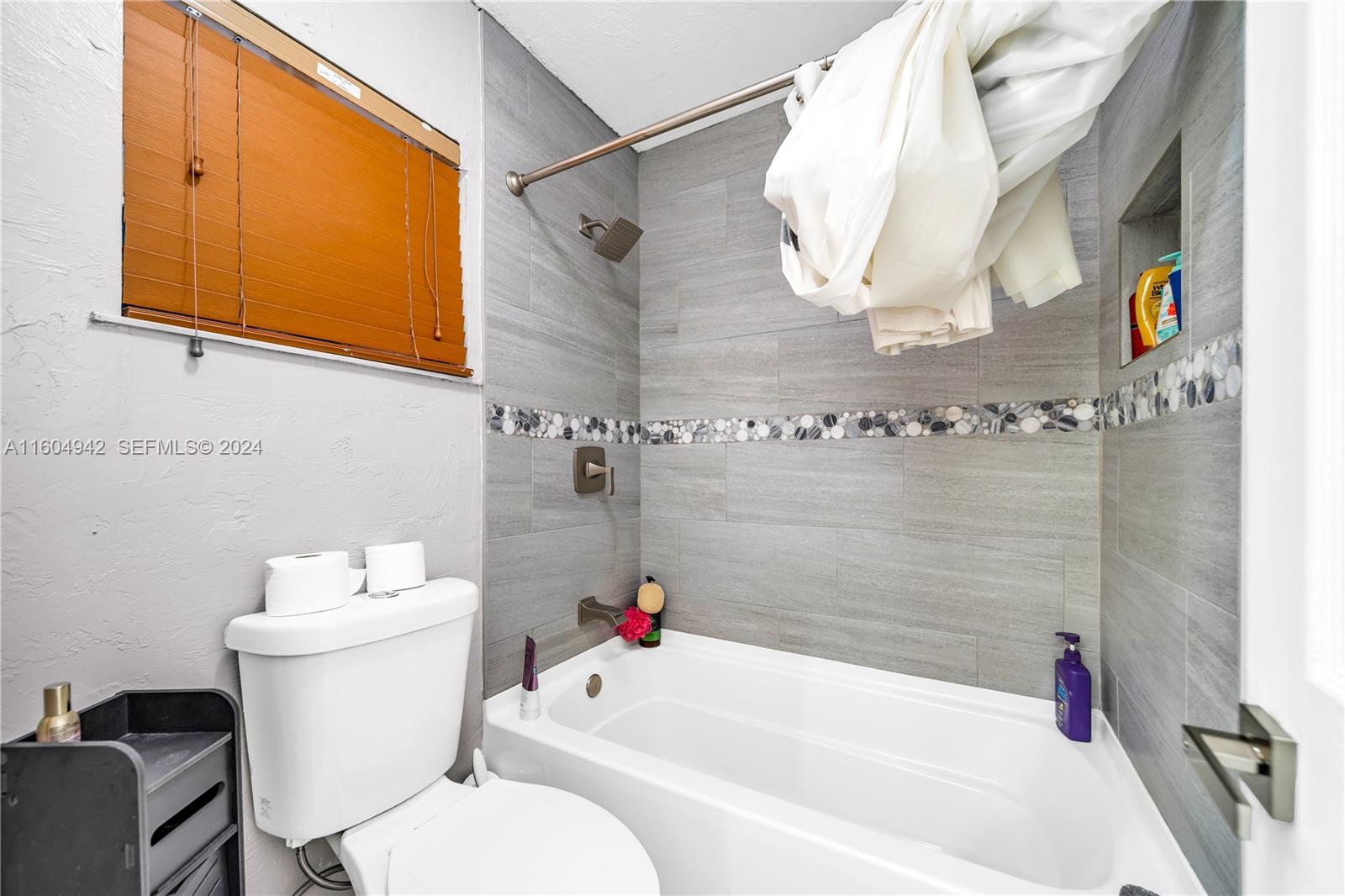 875 E 29th Street