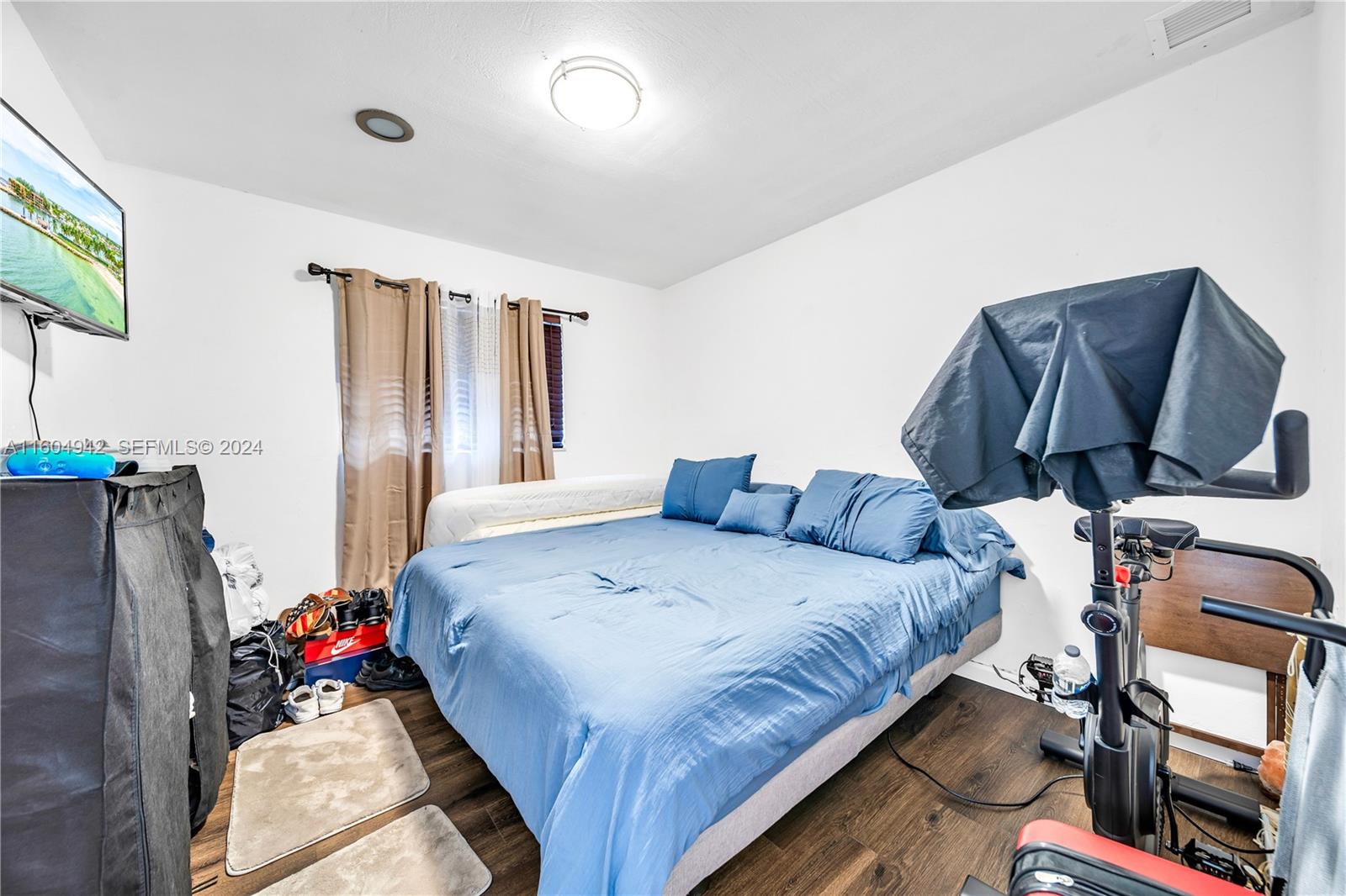 875 E 29th Street