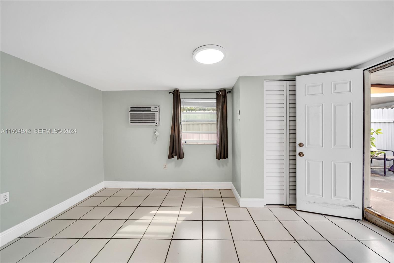 875 E 29th Street
