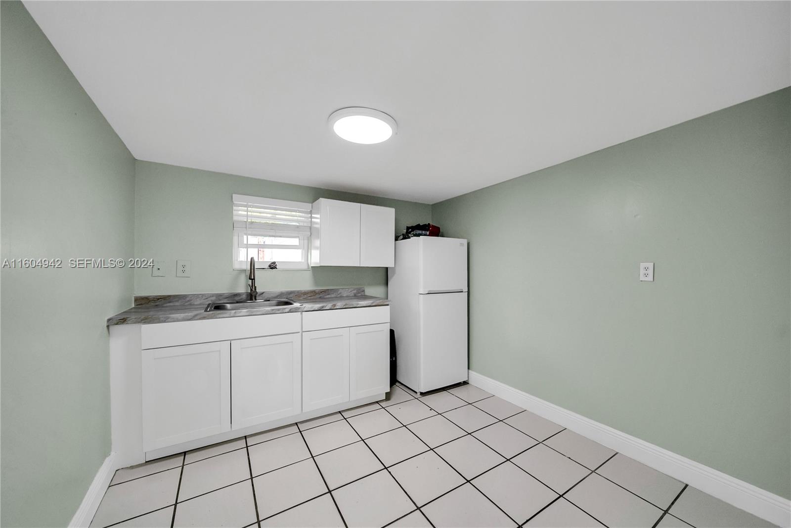875 E 29th Street
