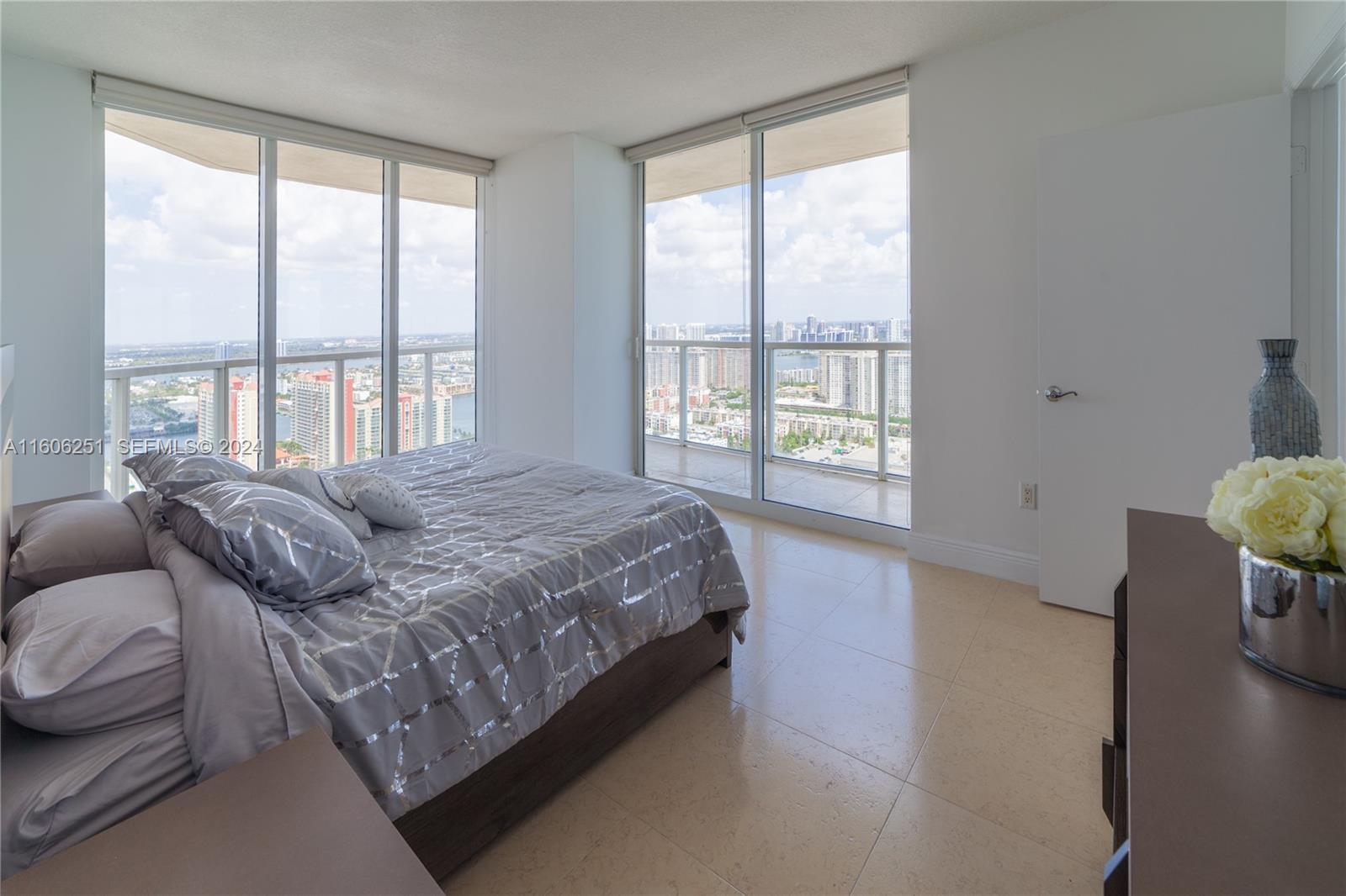 16699 Collins Ave(avlbnow