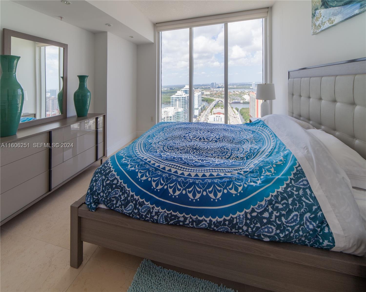16699 Collins Ave(avlbnow