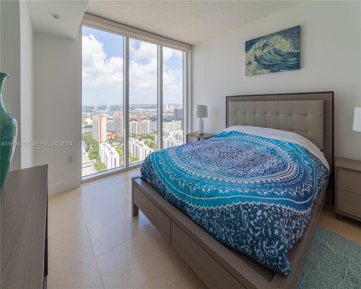 16699 Collins Ave(avlbnow