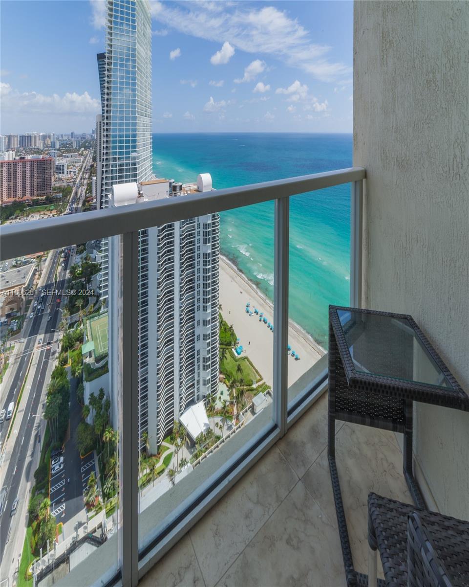 16699 Collins Ave(avlbnow