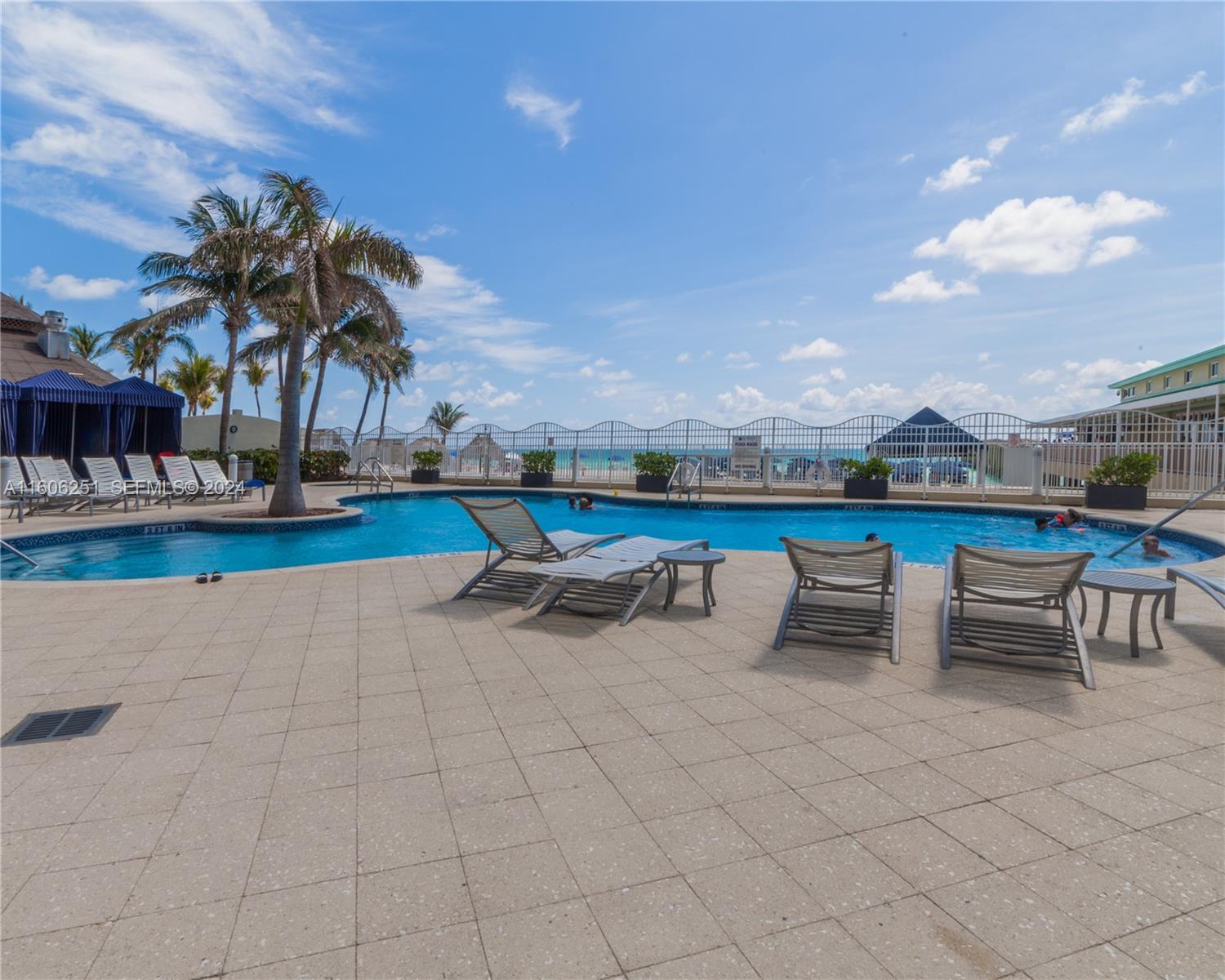 16699 Collins Ave(avlbnow