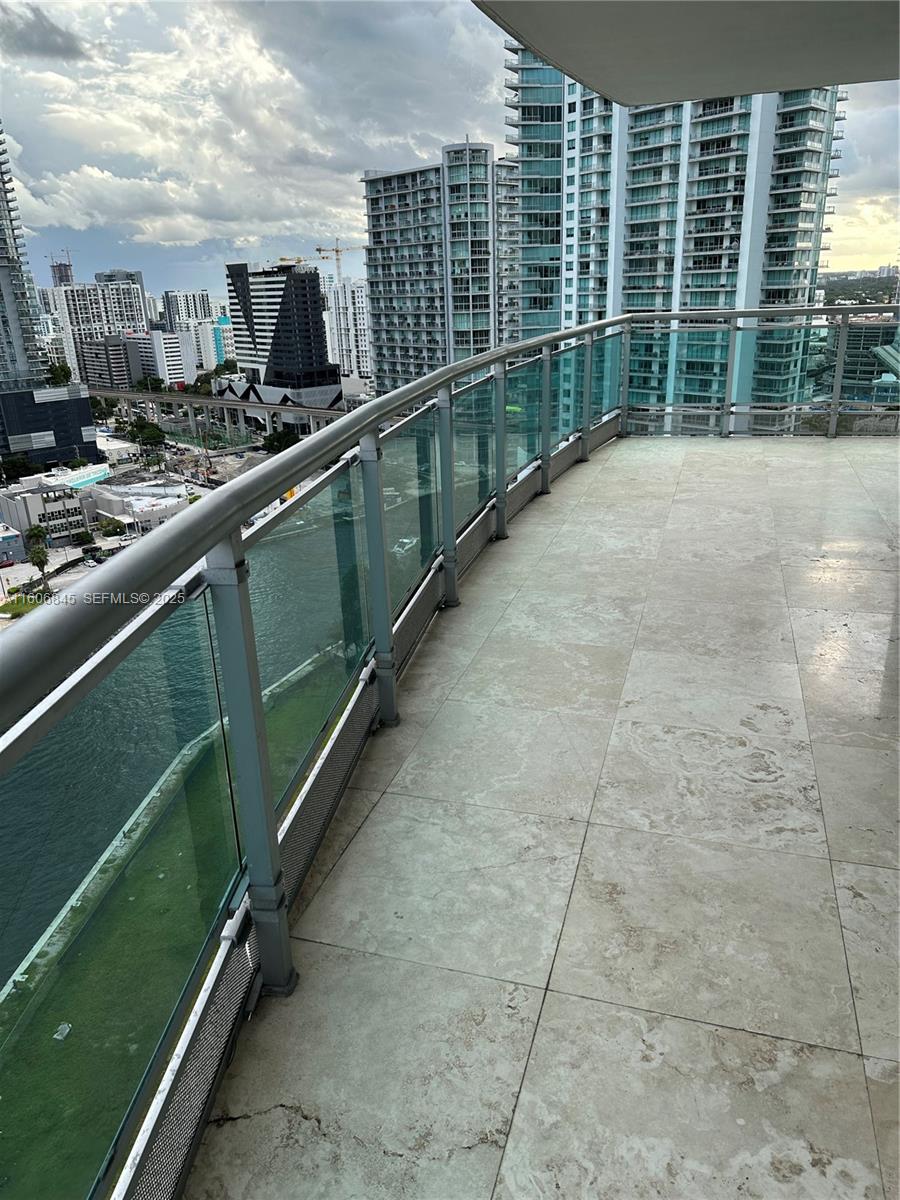 350 S Miami Avenue