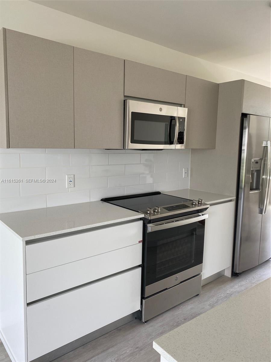 2505 NE 193rd Street