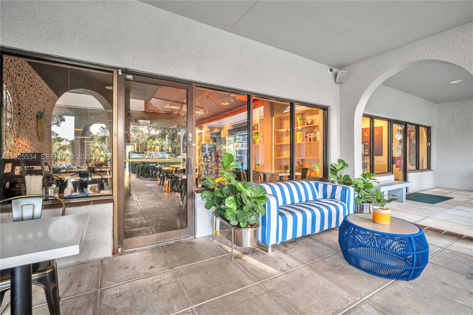 21316 Saint Andrews Blvd ( Restaurant For Sale