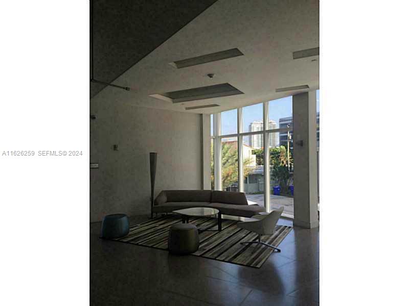 600 NE 27th Street