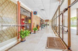 400 Kings Point Drive