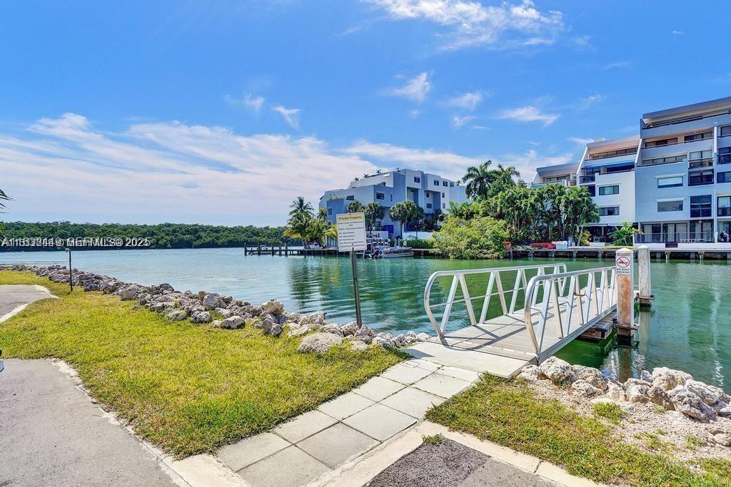 400 Kings Point Drive
