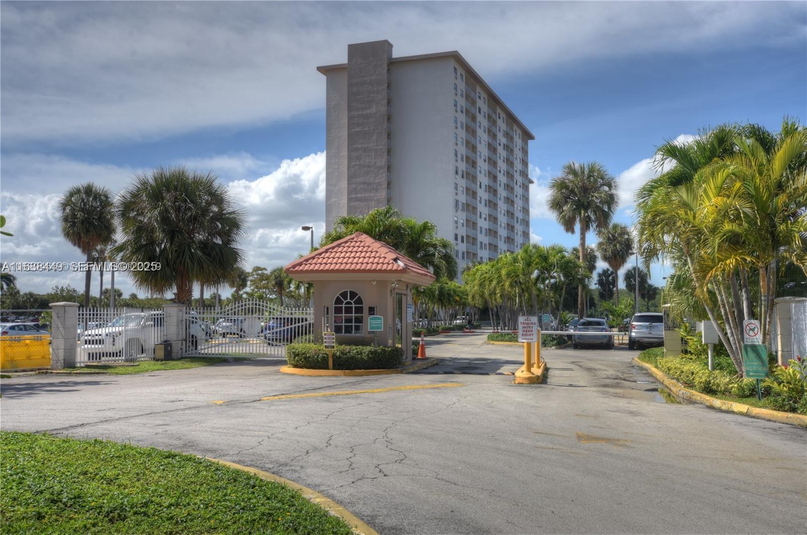 400 Kings Point Drive