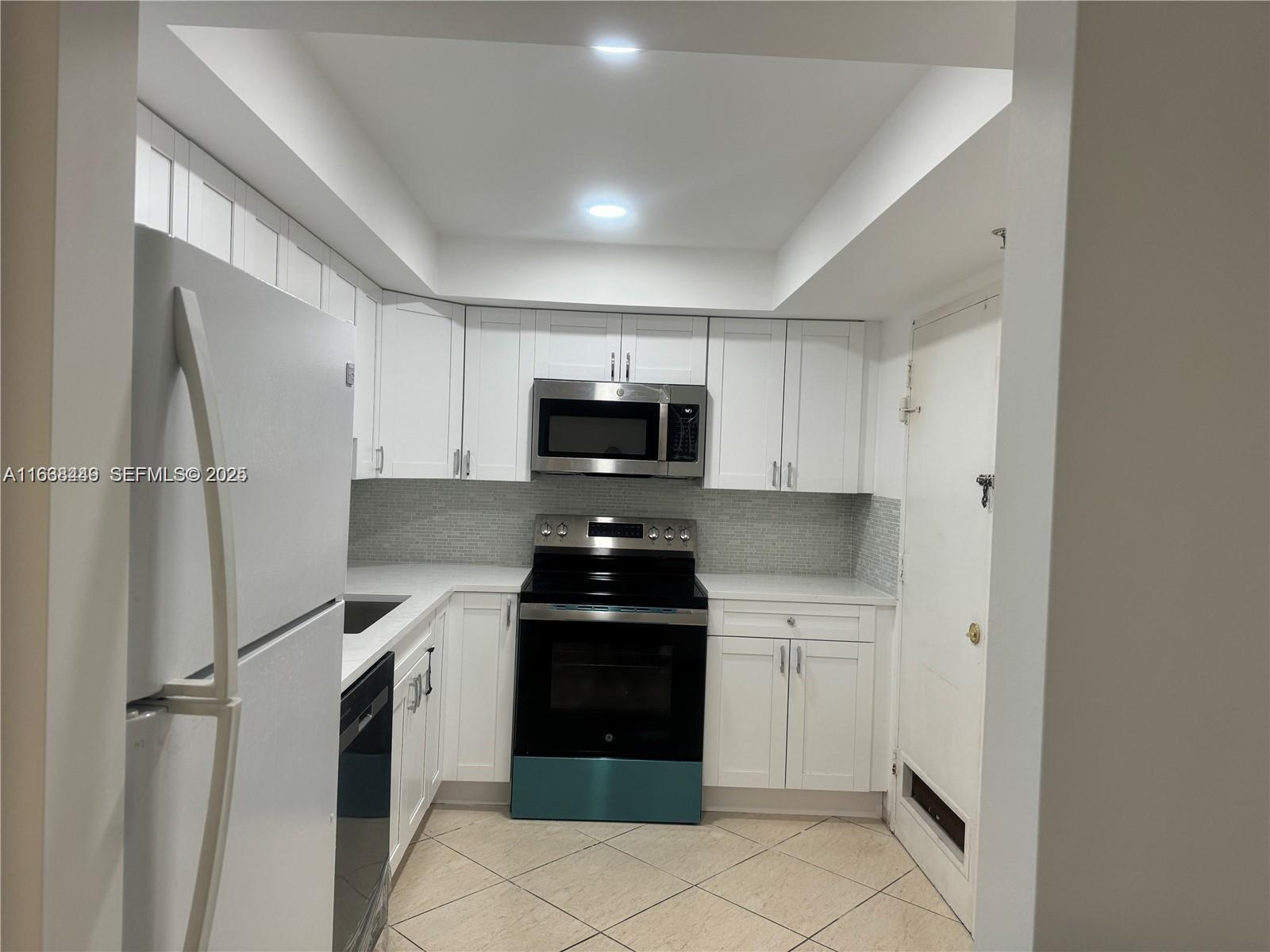 400 Kings Point Drive
