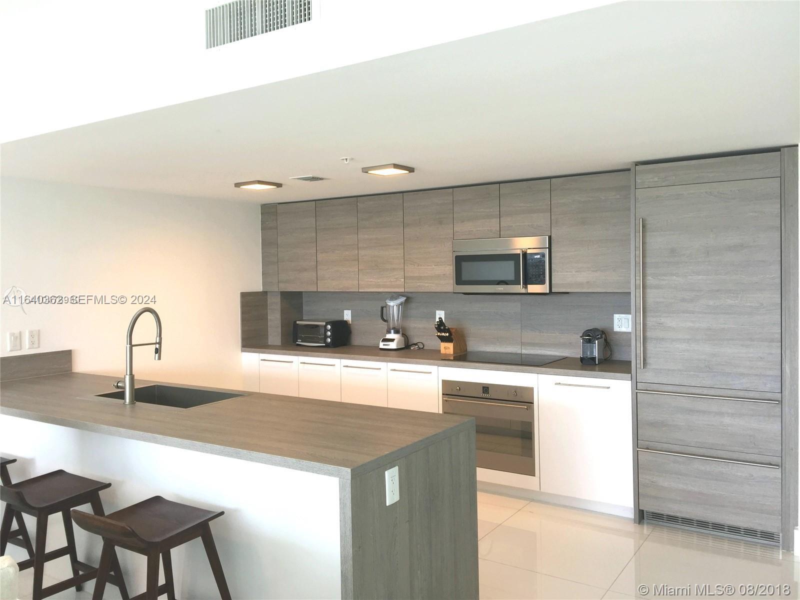 400 Sunny Isles Boulevard