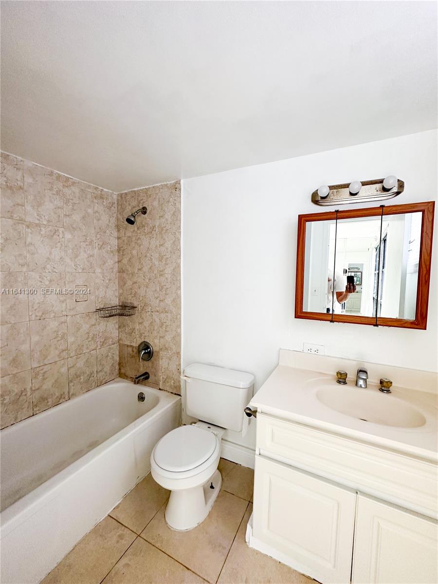 17021 N Bay Road