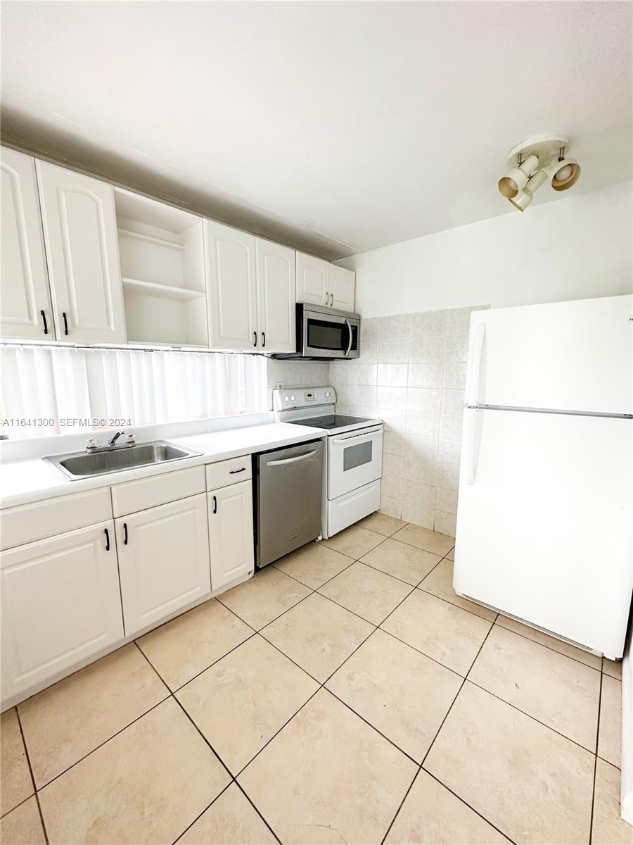 17021 N Bay Road