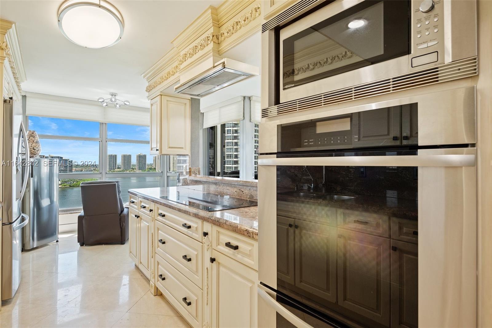 3500 Mystic Pointe Drive