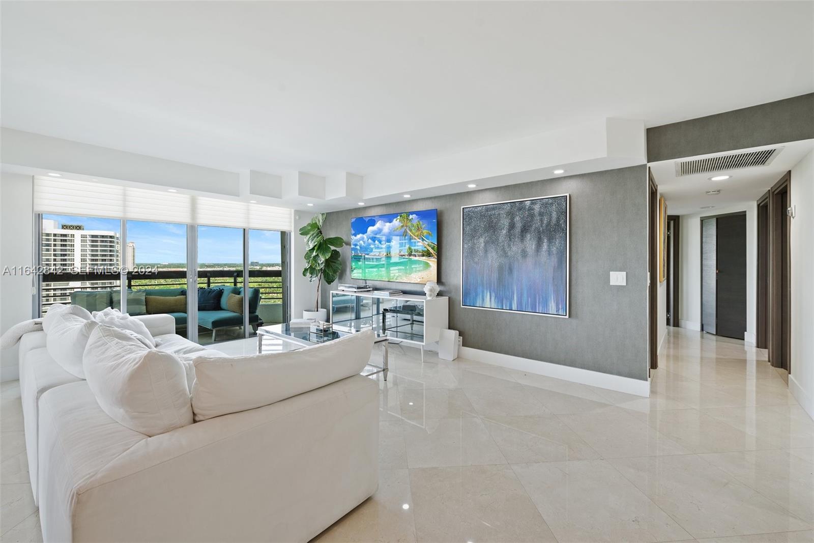 3500 Mystic Pointe Drive