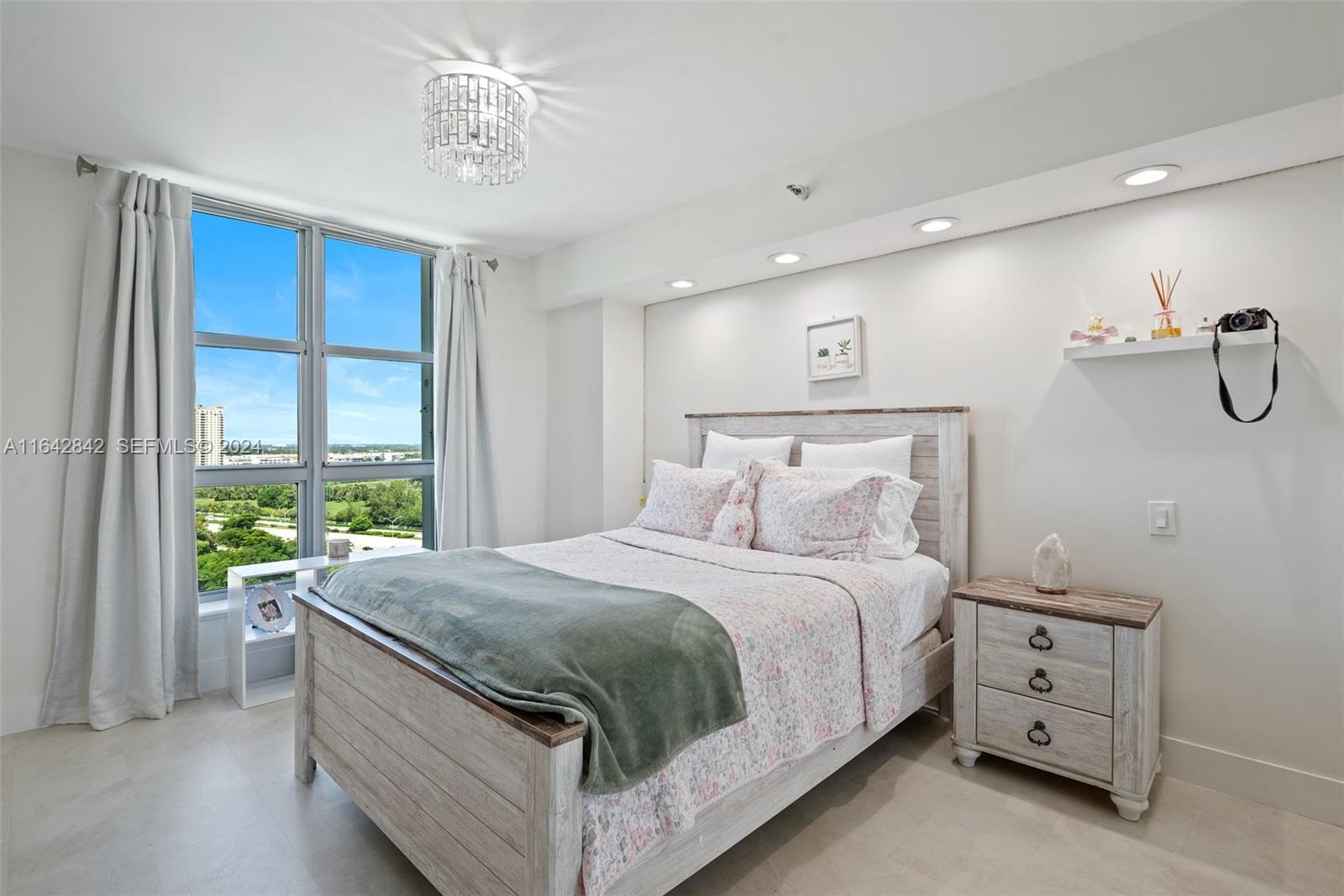 3500 Mystic Pointe Drive