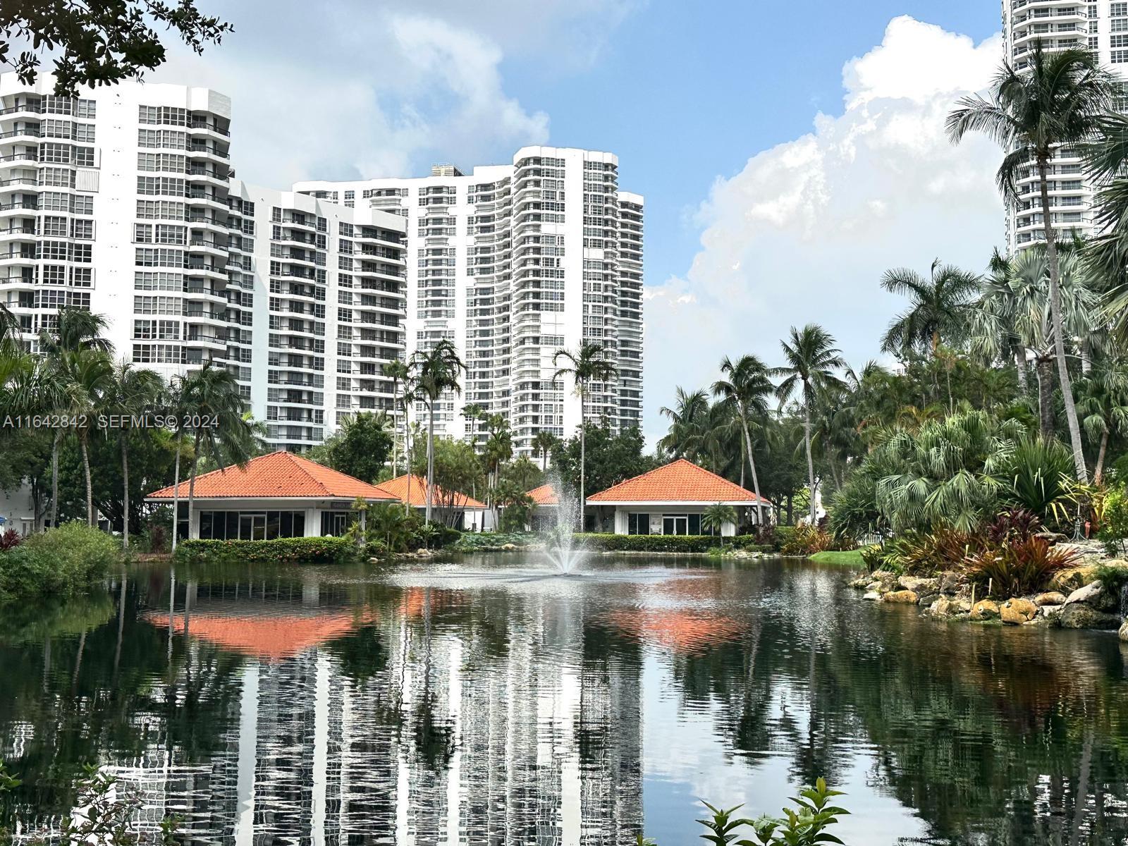 3500 Mystic Pointe Drive