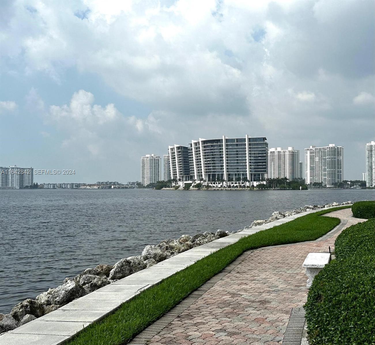 3500 Mystic Pointe Drive