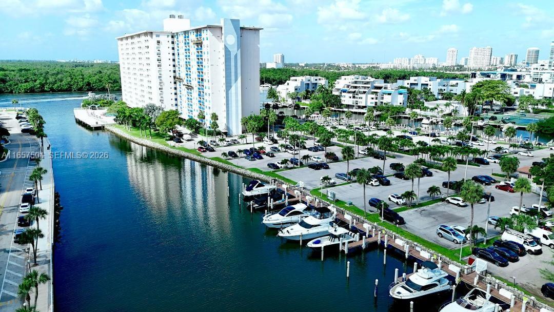 400 Kings Point Drive