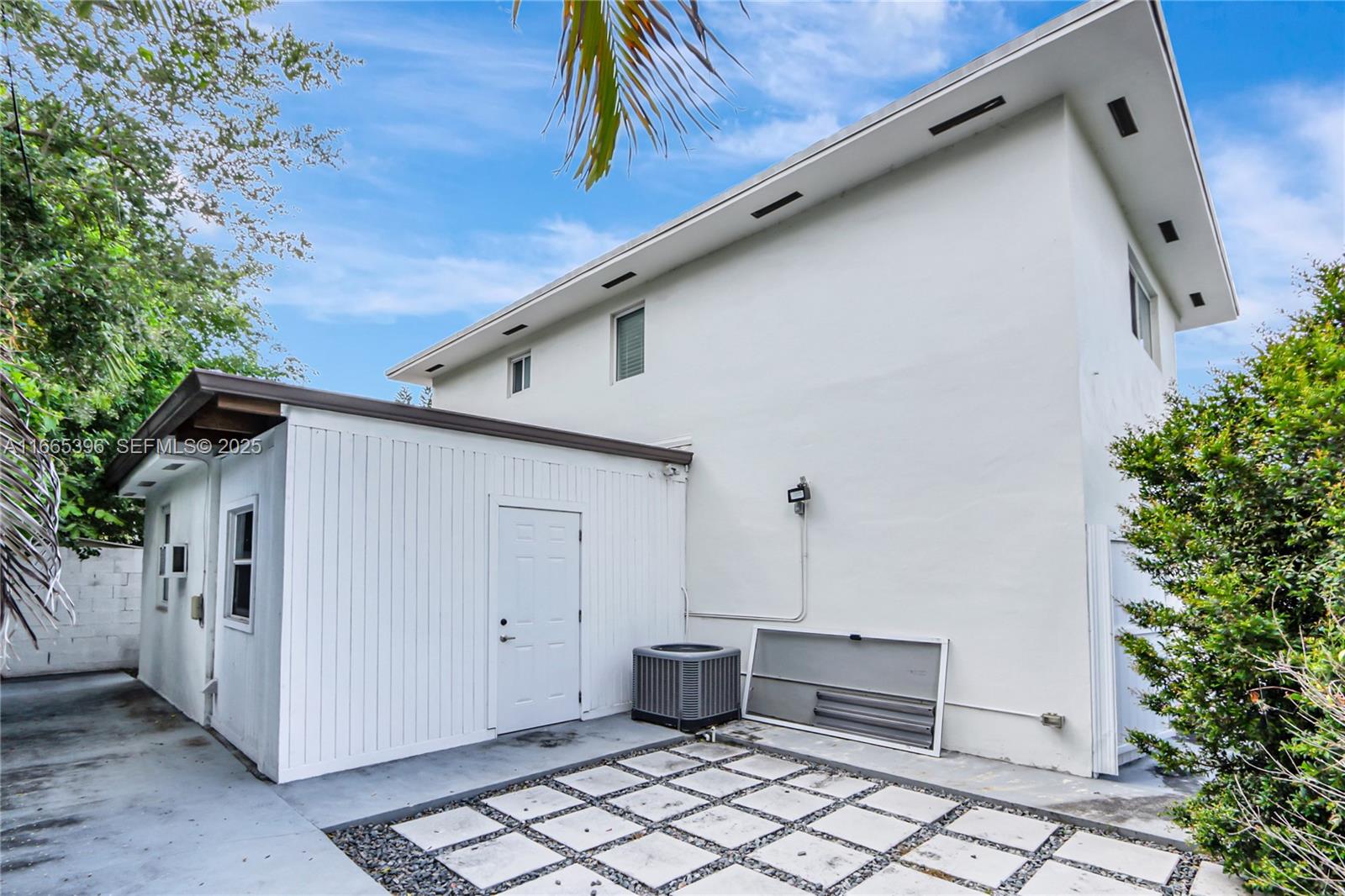 1359 SW 11th Street