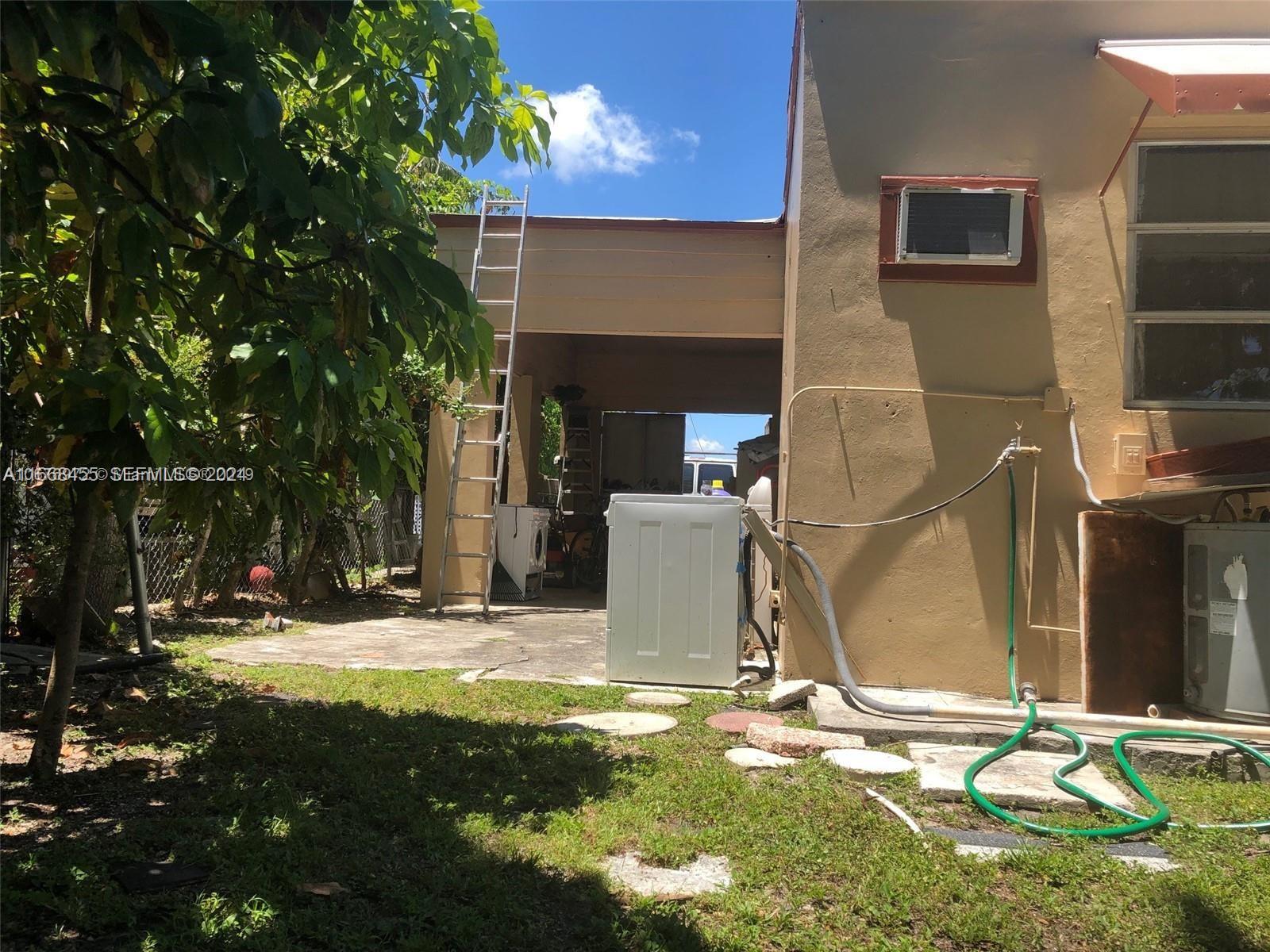 1810 NW 16th Terrace