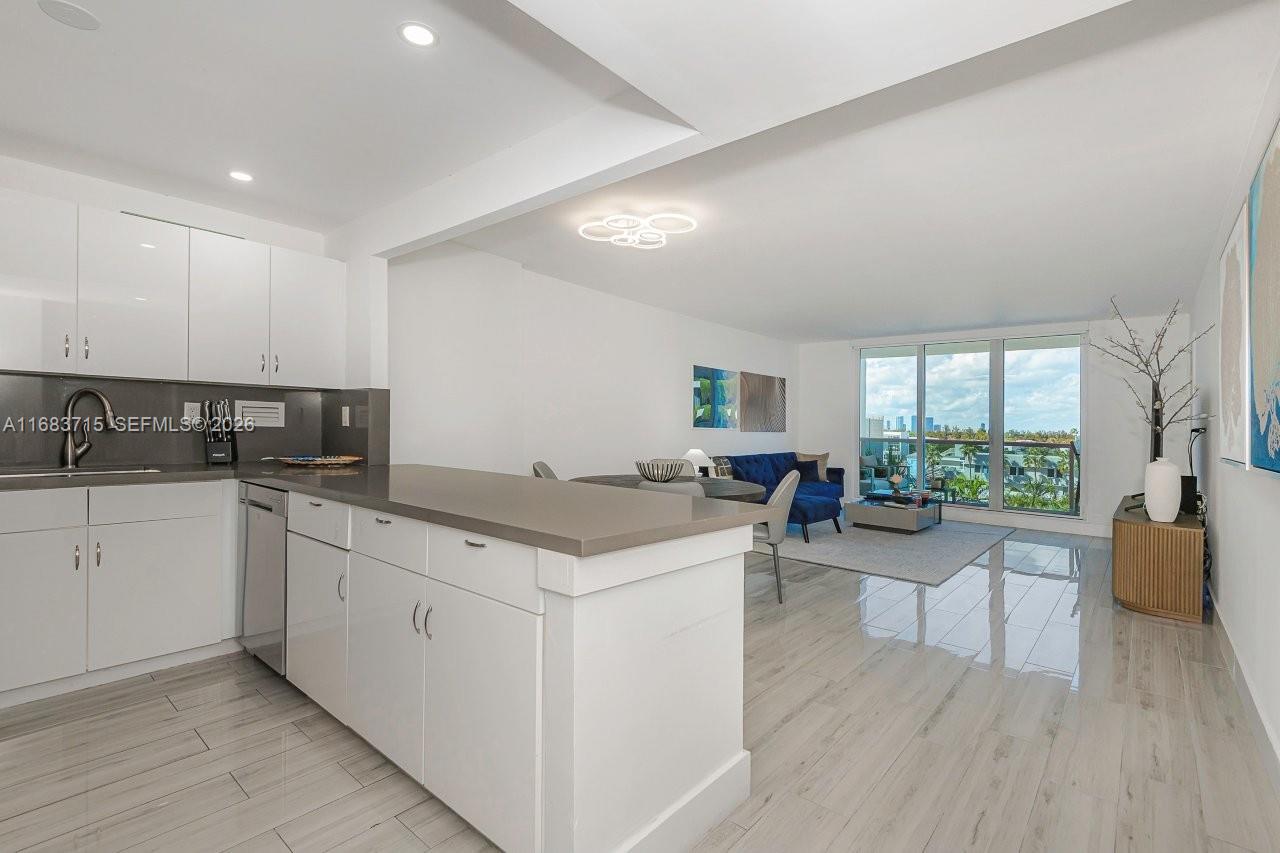 2301 Collins Avenue