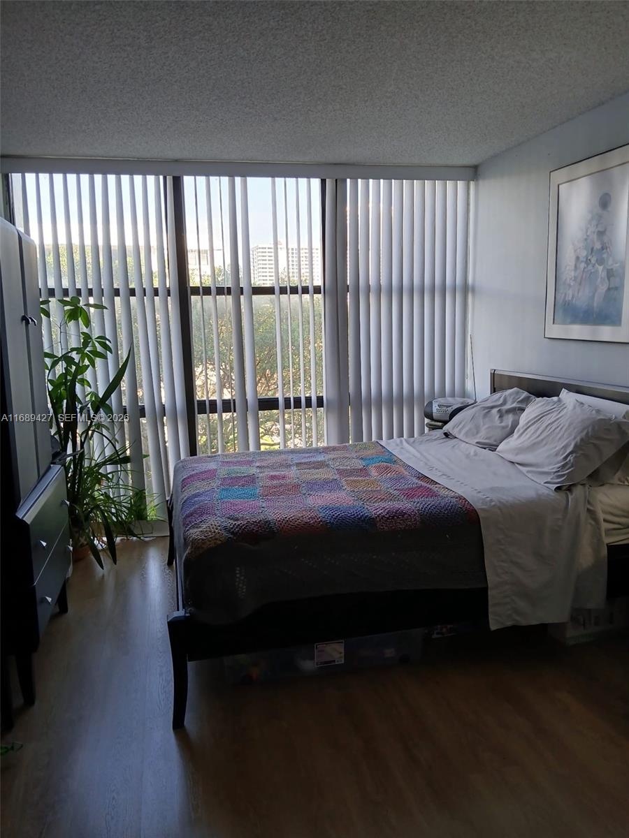 17021 N Bay Road