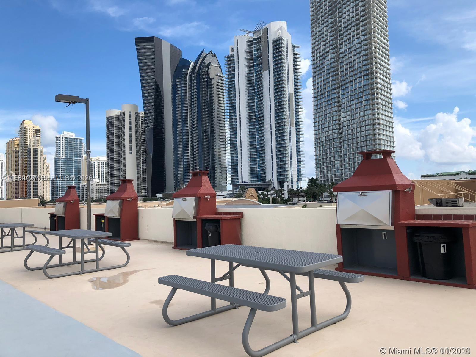 17021 N Bay Road