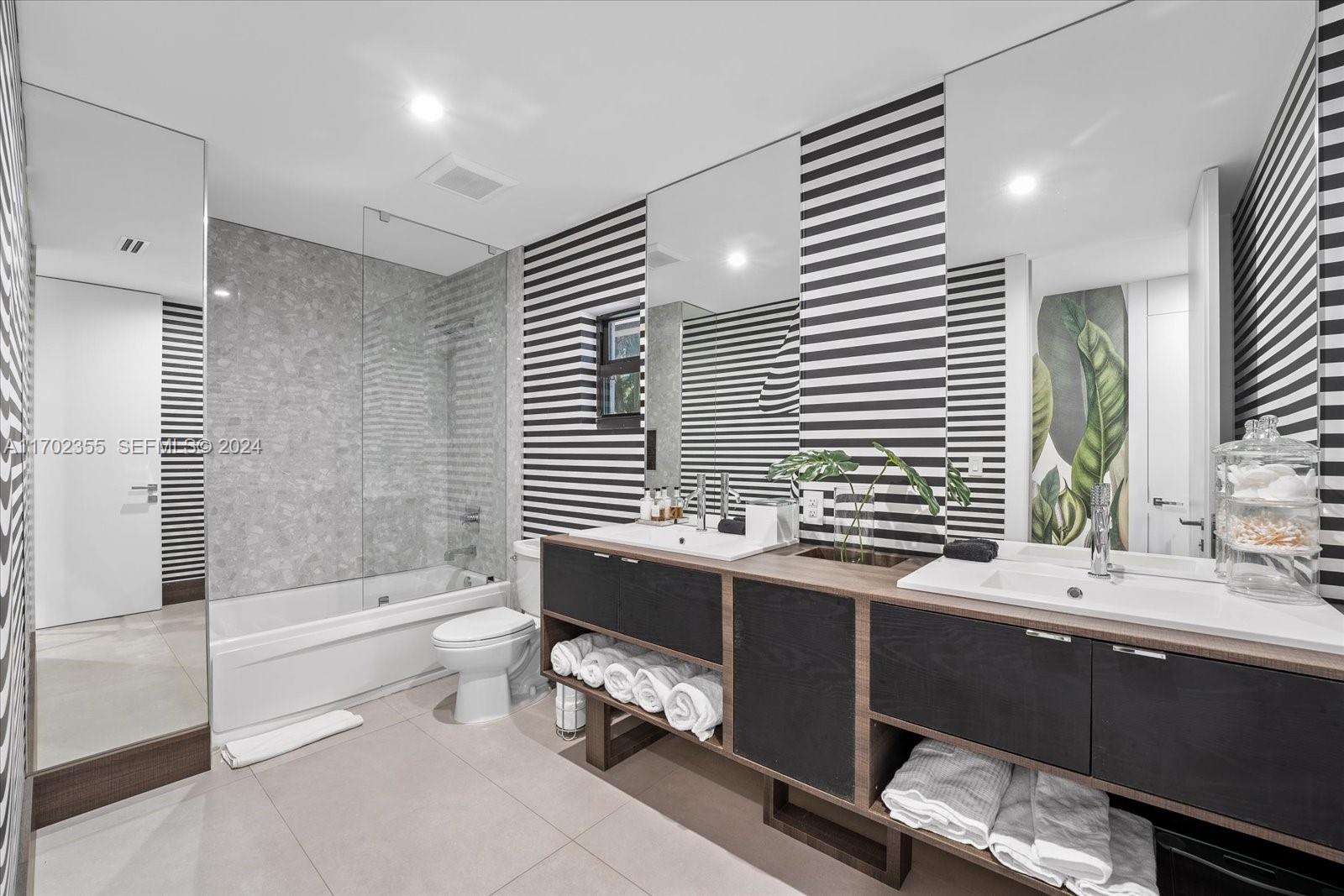 280 NE 156th Street