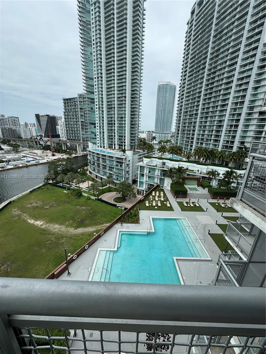 350 S Miami Avenue