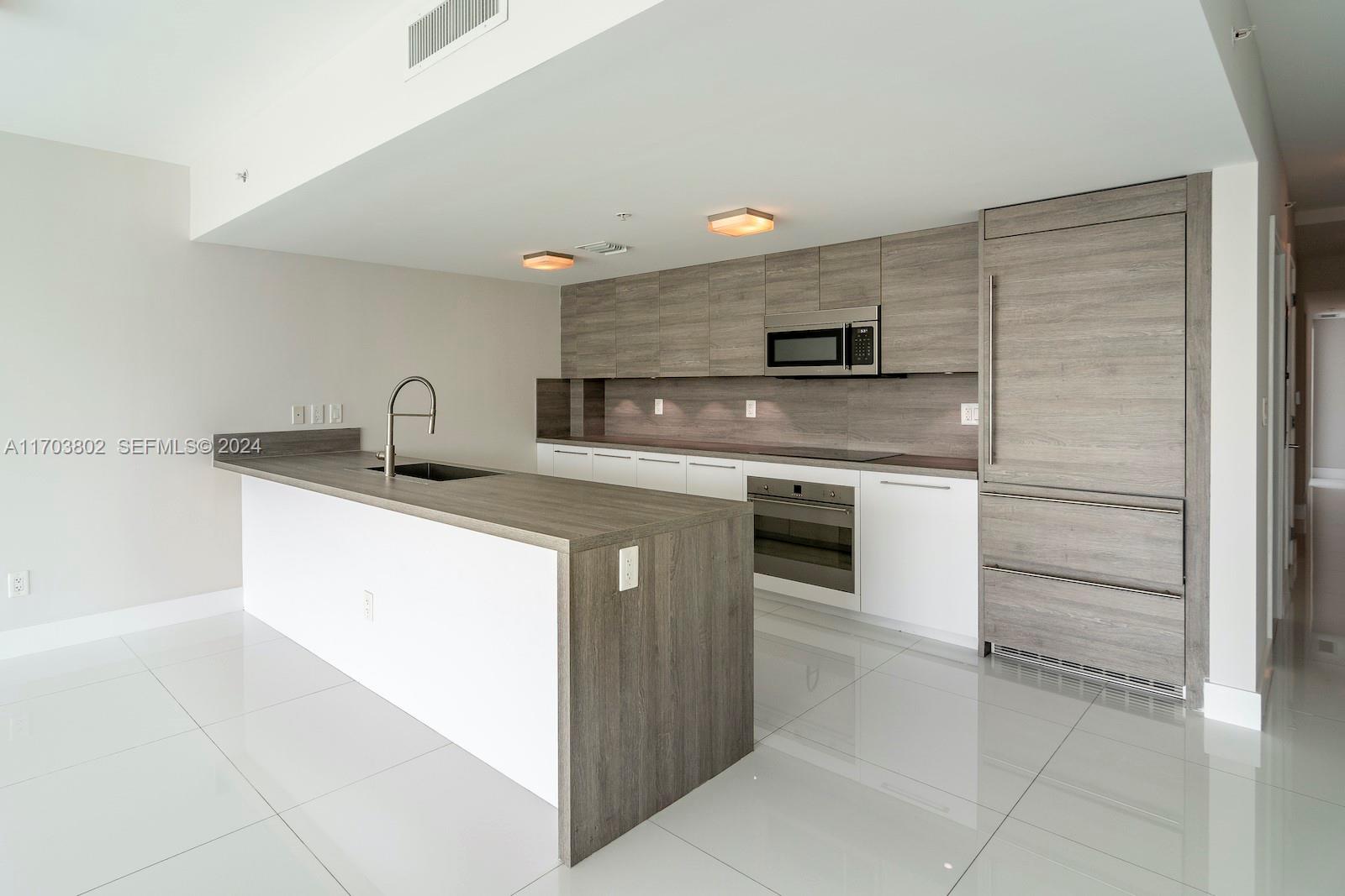 400 Sunny Isles Boulevard