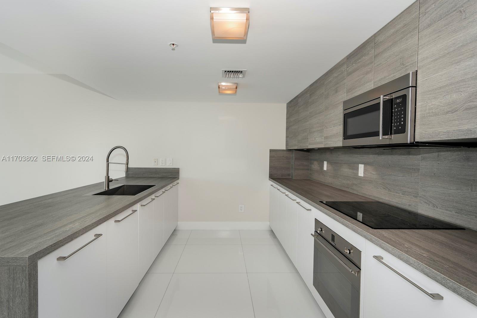 400 Sunny Isles Boulevard