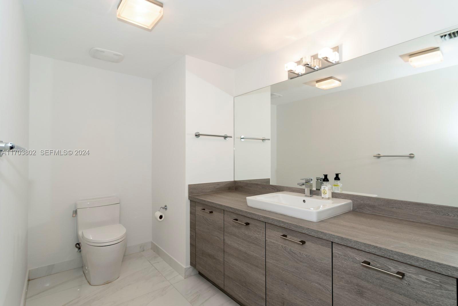 400 Sunny Isles Boulevard