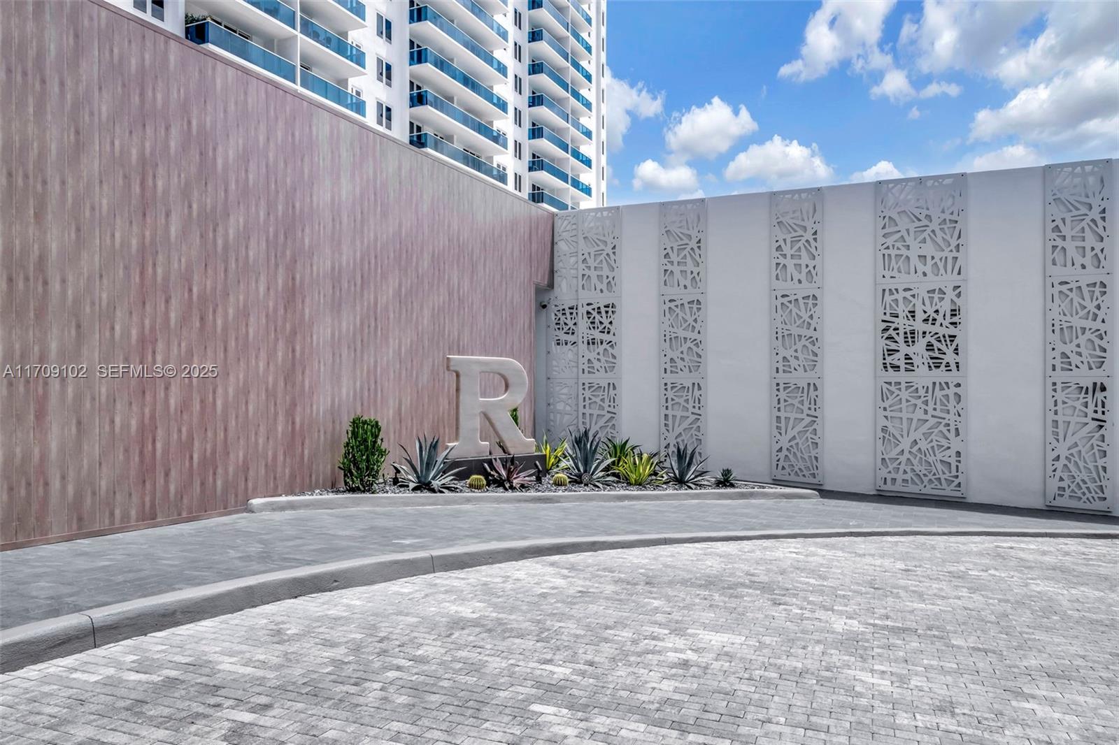 2301 Collins Avenue