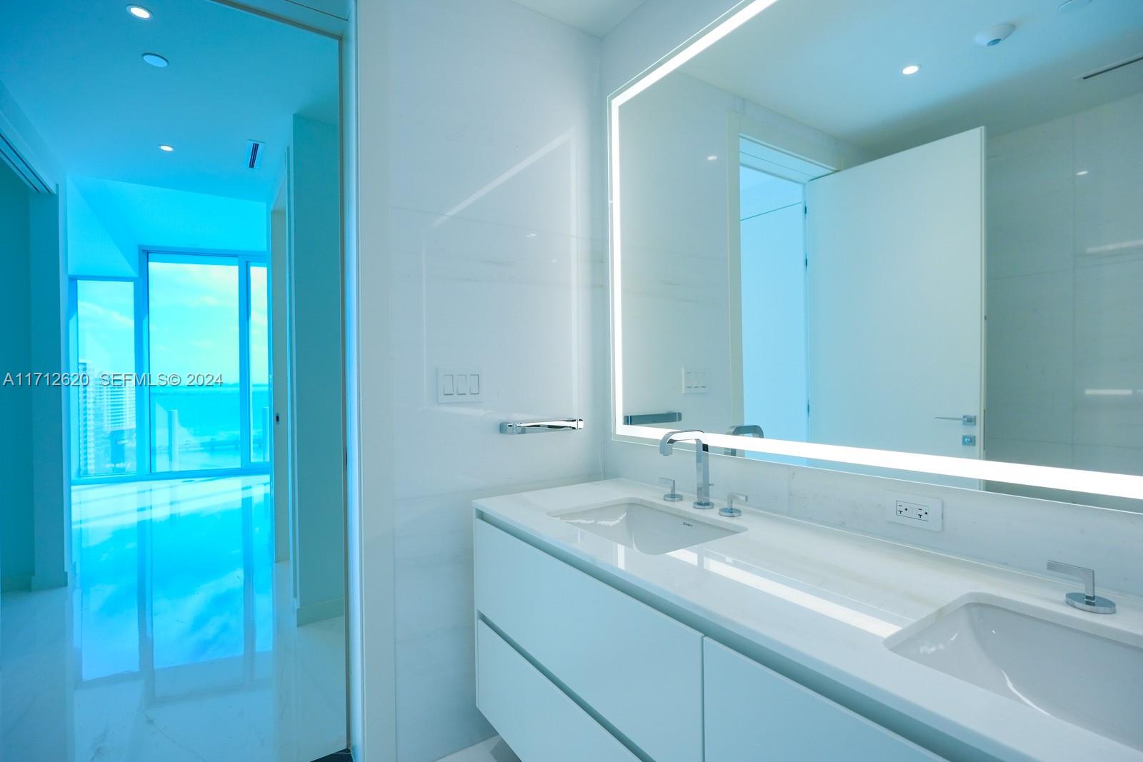 300 Biscayne Boulevard Way