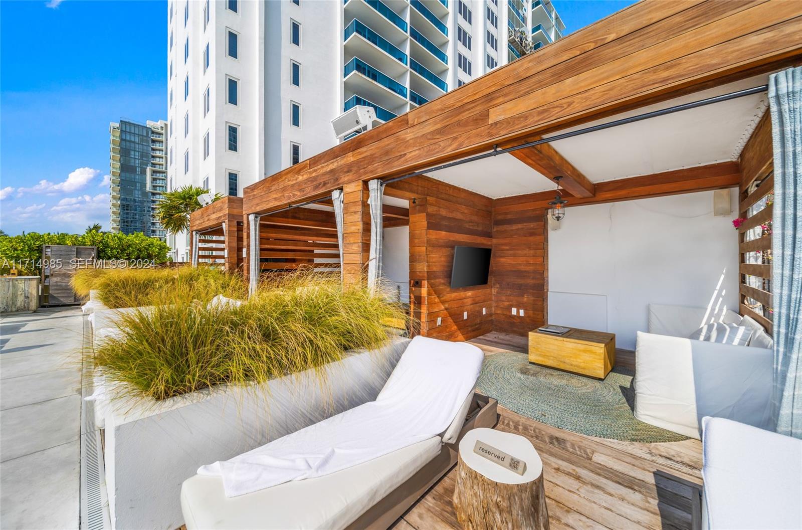 2301 Collins Avenue