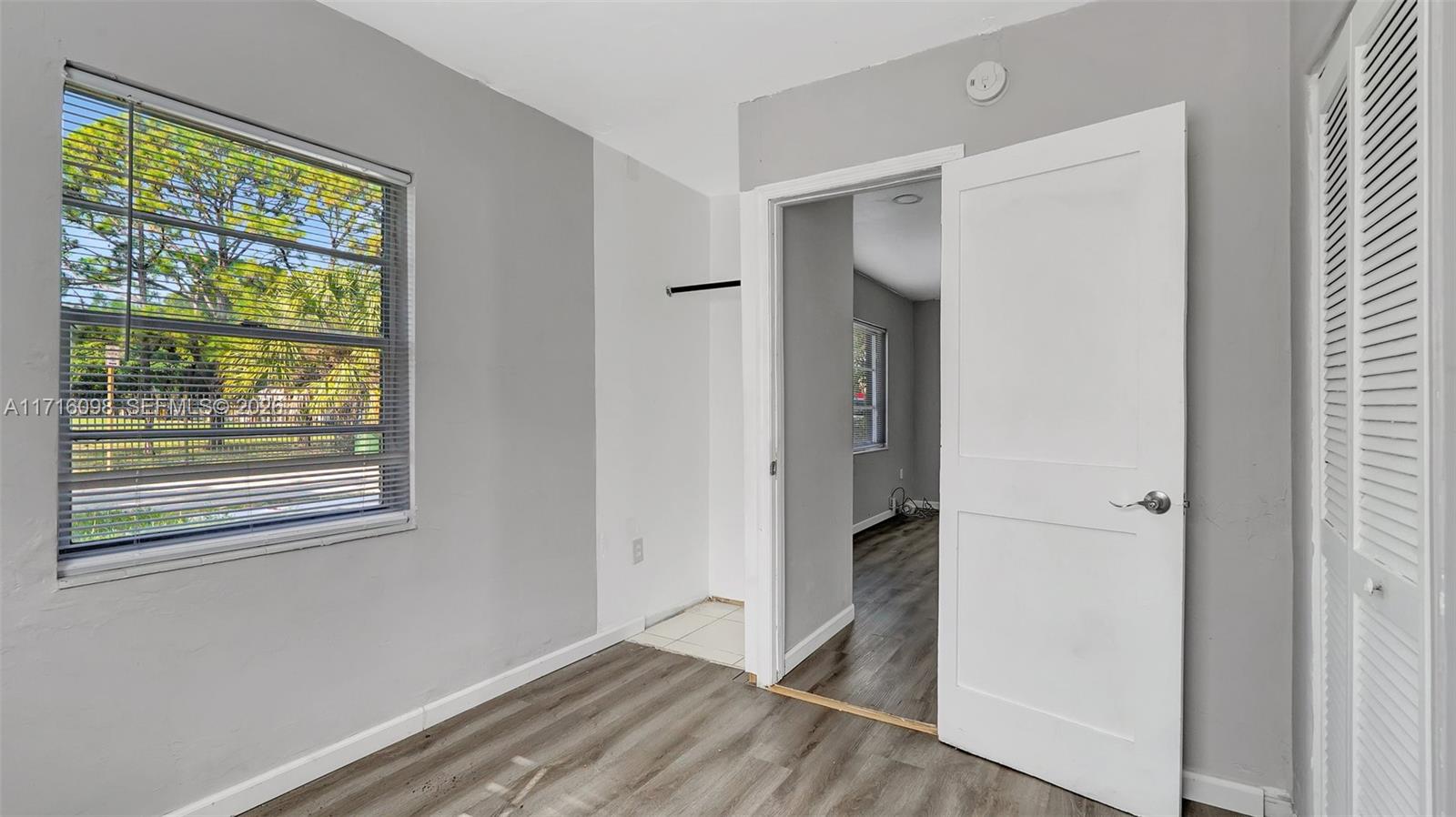 1240 SW 32nd Avenue gallery image #17