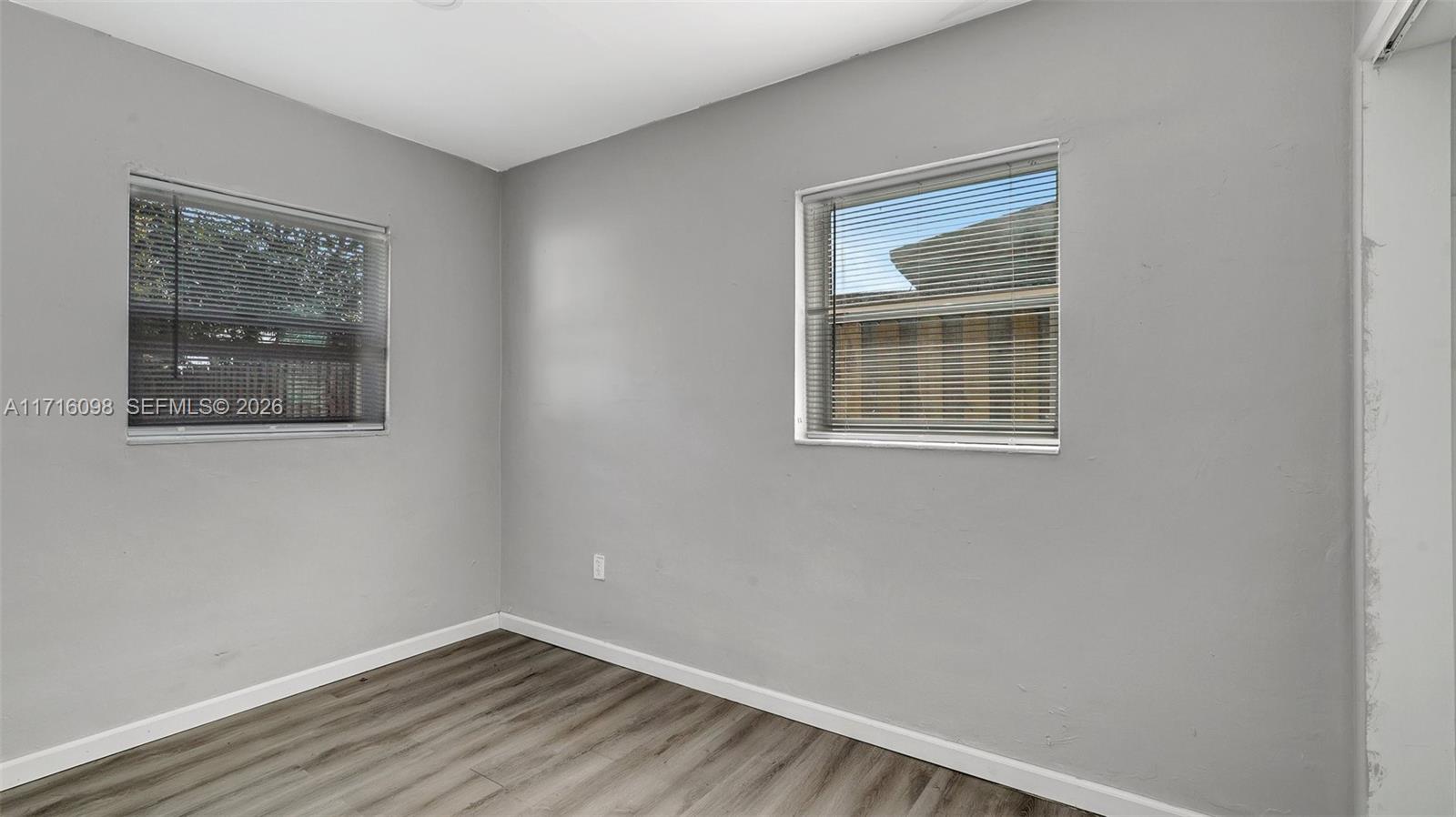 1240 SW 32nd Avenue gallery image #18