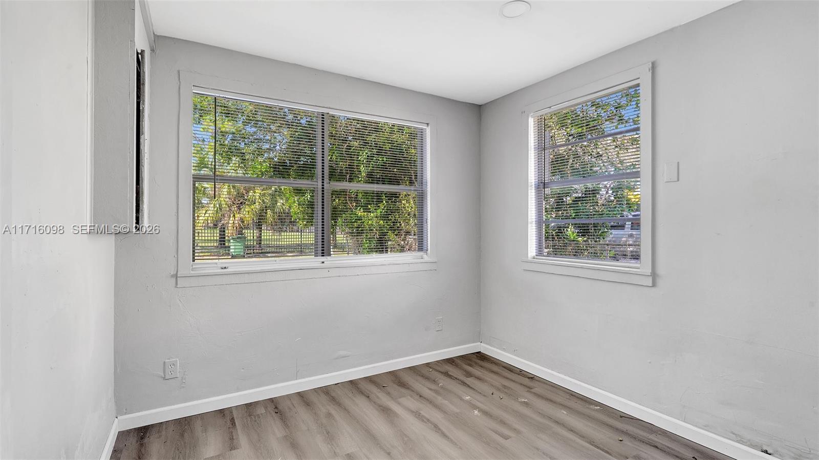1240 SW 32nd Avenue gallery image #23