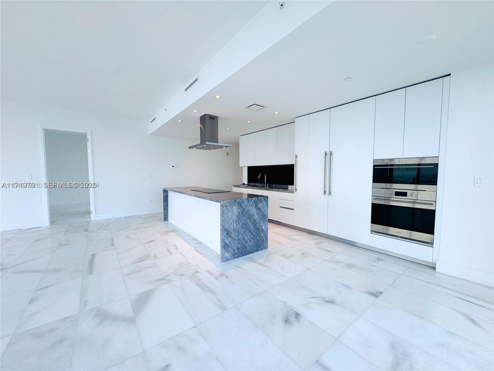 700 NE 26th Terrace