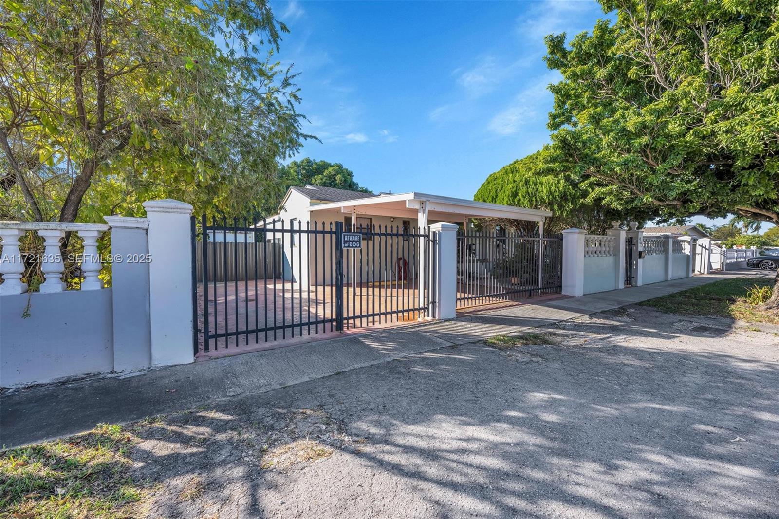 462 E 39th Street